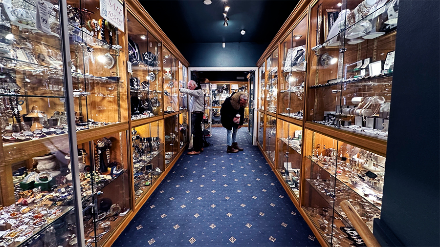 jewellery dealers